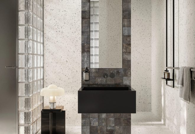 CSA_GLOW_Light120120-Pixel Black Luc_bathroom-2