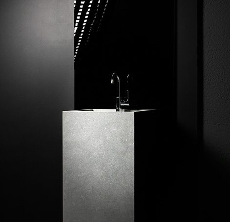 bath-living-ceramics-PE90-noon-darkgrey-01-hr